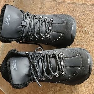 SKECHERS  HIKING WINTER BOOTS PERFECT CONDITION!  ALL FLEECE LINING.